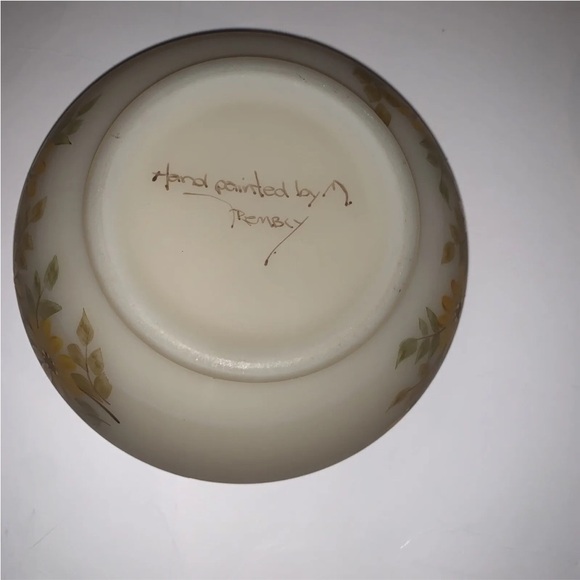 Vintage Fenton Hand Painted/Signed Satin Daisies Lidded a Candy Dish Yel/Grn - Picture 4 of 6